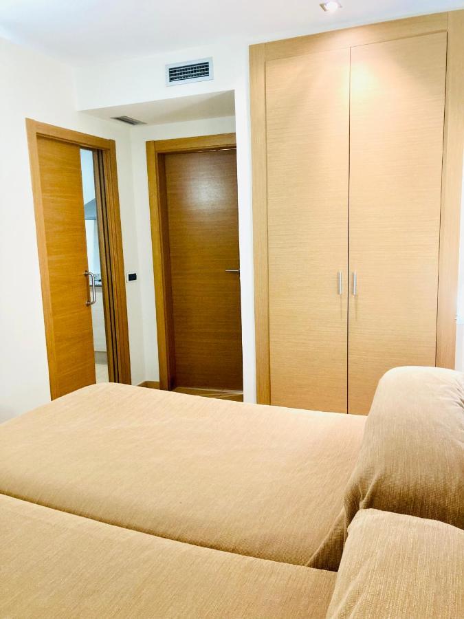 โดนา โลลา Hotel กัสเตญองเดลาปลานา ภายนอก รูปภาพ