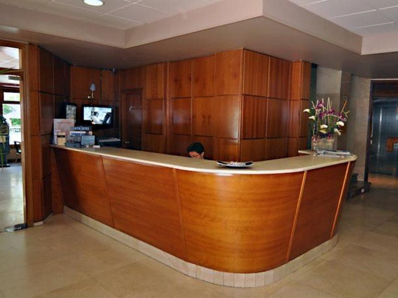 โดนา โลลา Hotel กัสเตญองเดลาปลานา ภายนอก รูปภาพ